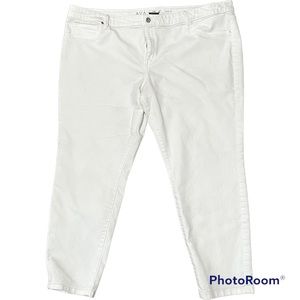 Women’s Plus Size White Jeggings Ava&Viv! Size 24